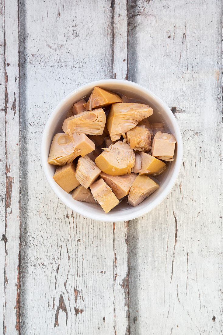 Jackfruit preserved in brine (meat substitute)