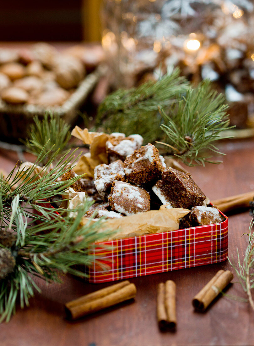 Lebkuchengebäck in Keksdose