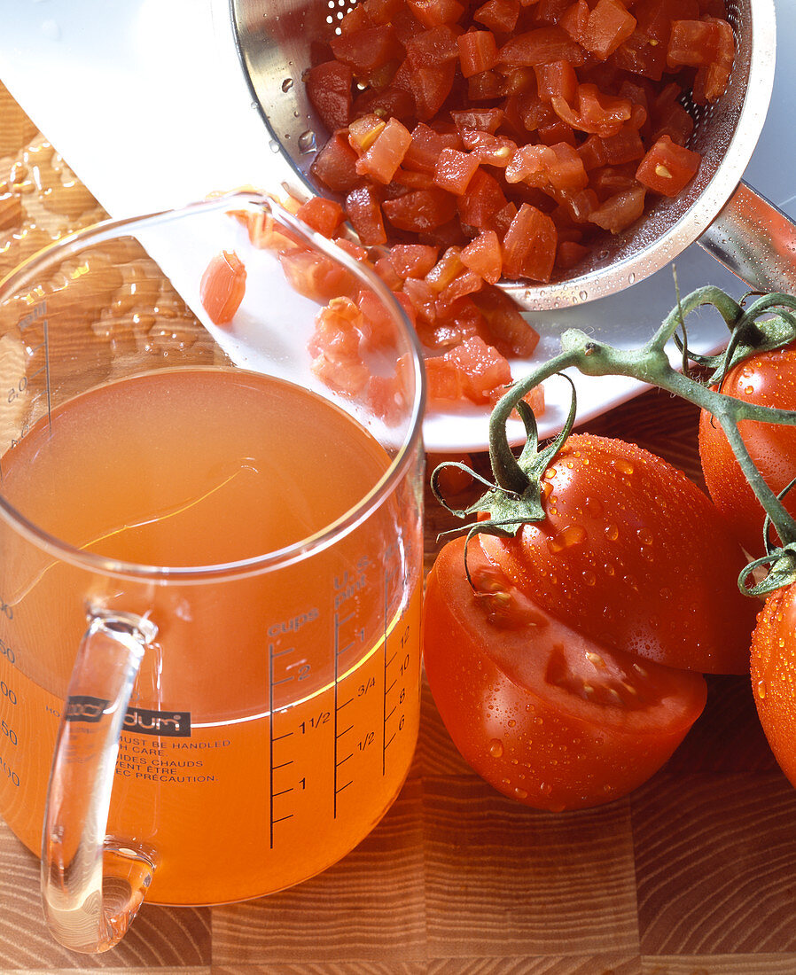 Homemade tomato vinegar with gin