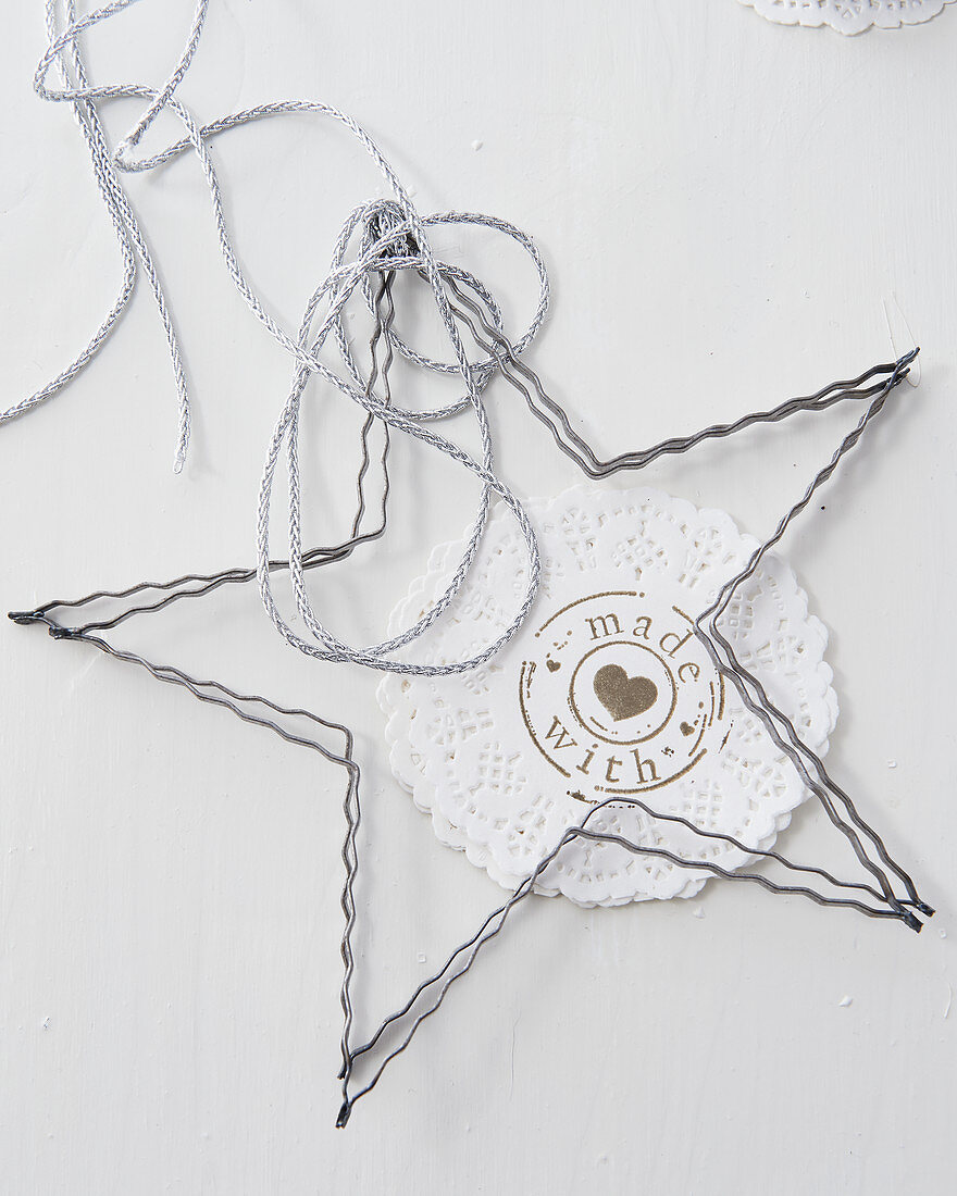 Wire star ornament