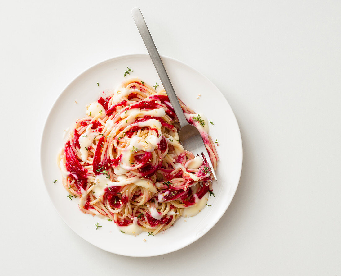 Spaghetti mit Rote-Bete-Käsesauce
