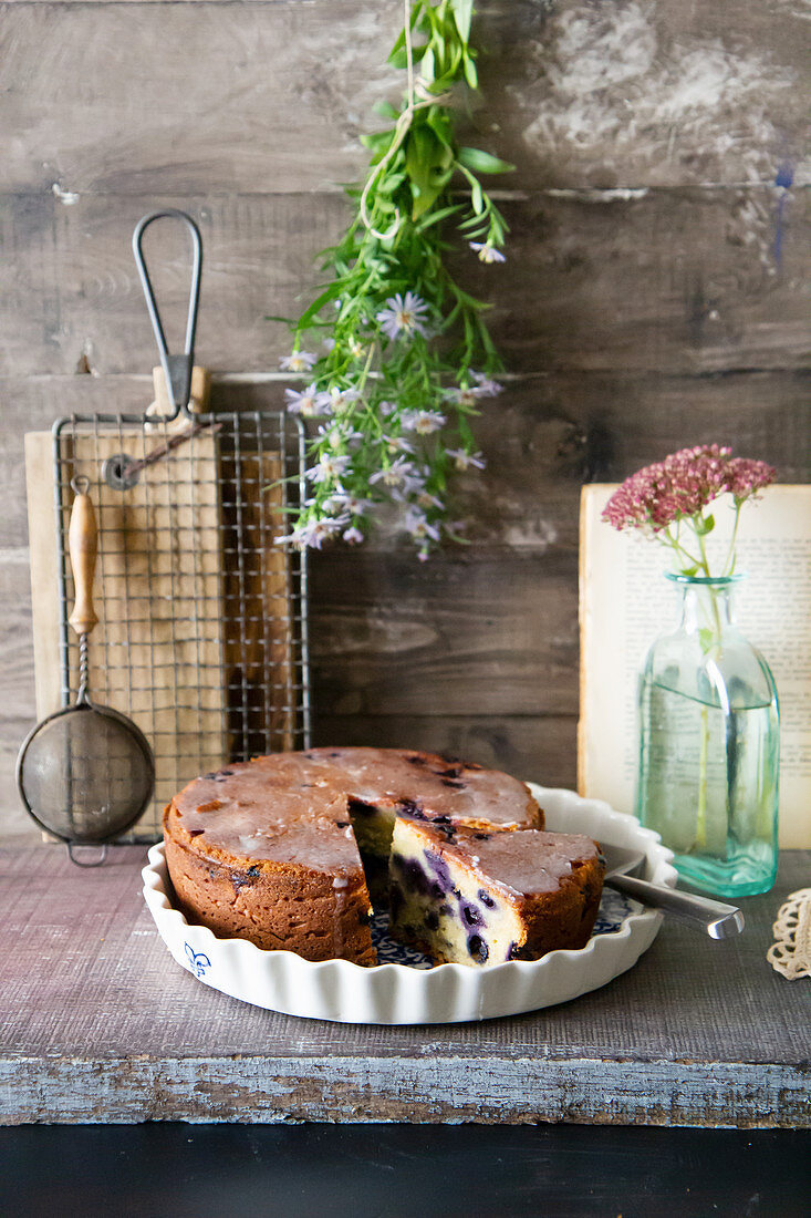 Blaubeerkuchen, angeschnitten