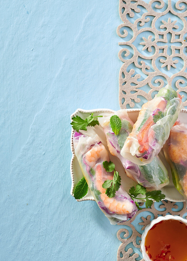 Red cabbage and prawn spring rolls with spicy dipping sauce