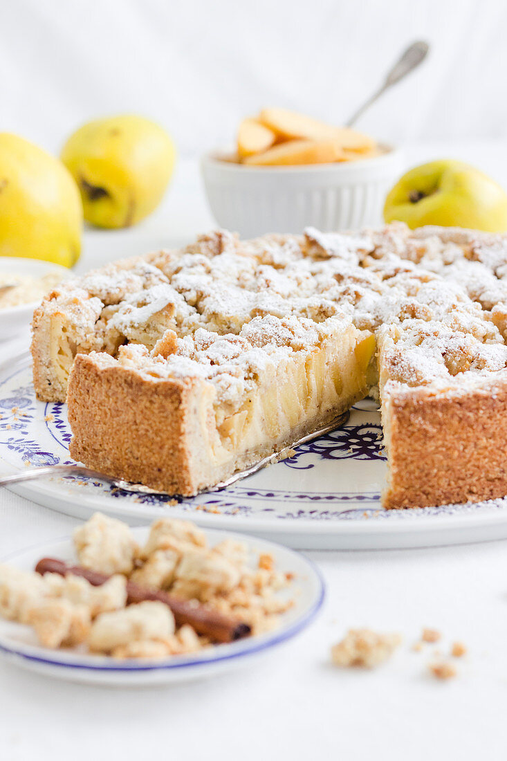 Quitten-Käsekuchen mit Dinkel-Mandel-Mürbeteig und Mandelstreuseln