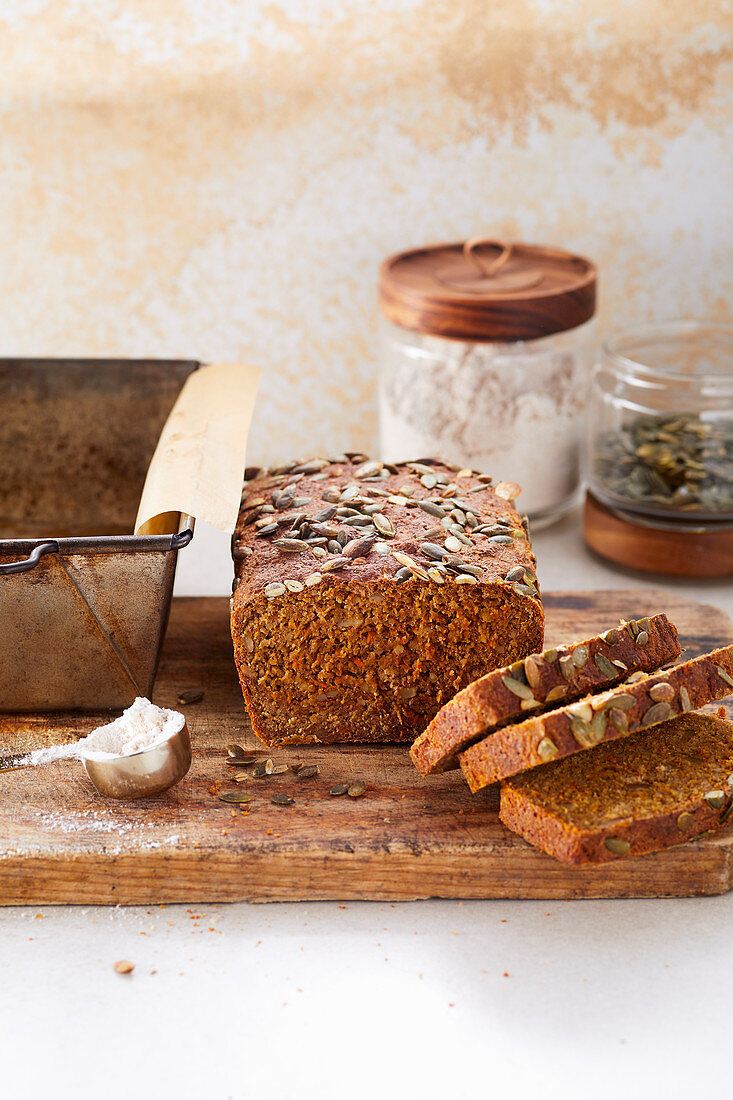 Carrot and green rye bread