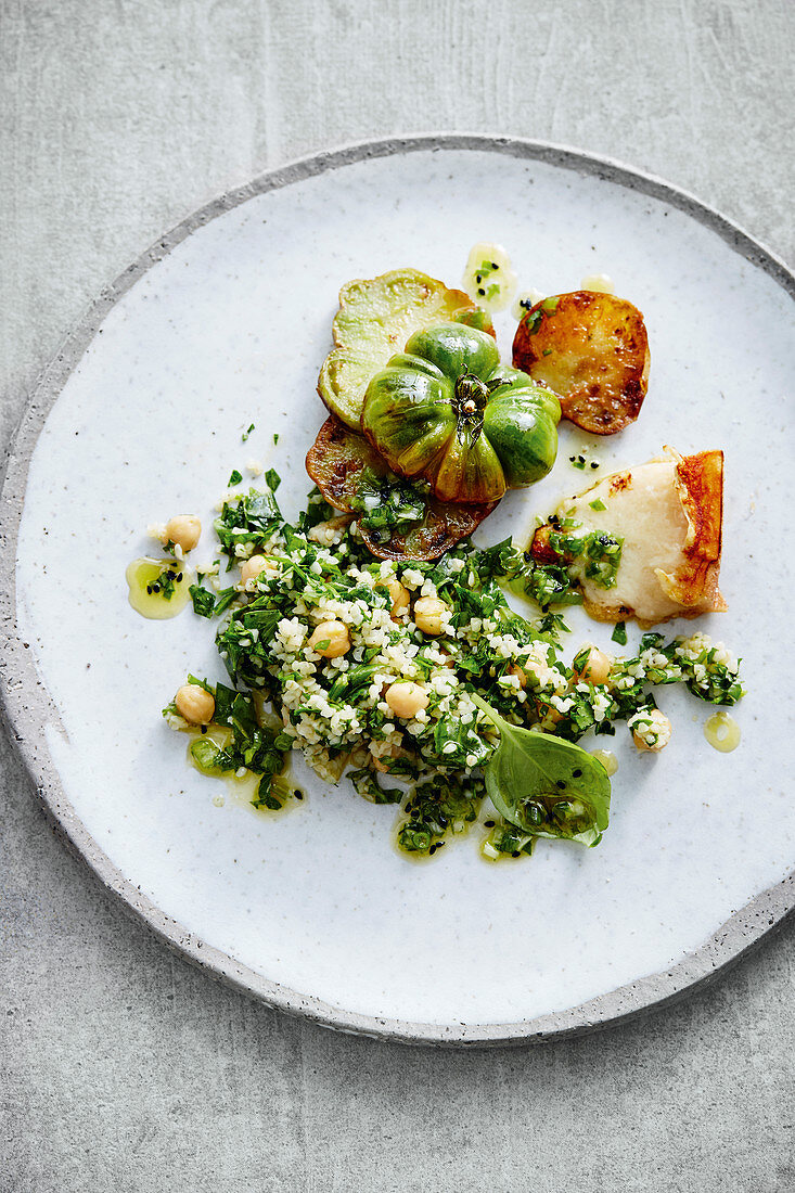 Couscous mit Kichererbsen, grünen Tomaten und Parmesan