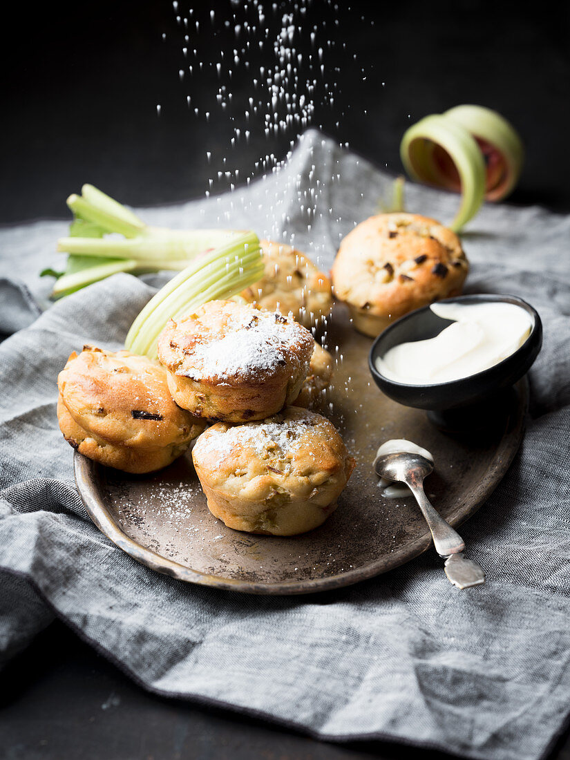 Rhubarb scones with icing sugar