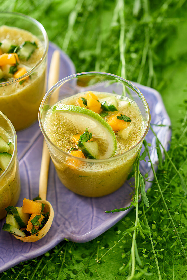 Gazpacho mit Gurke und Mango