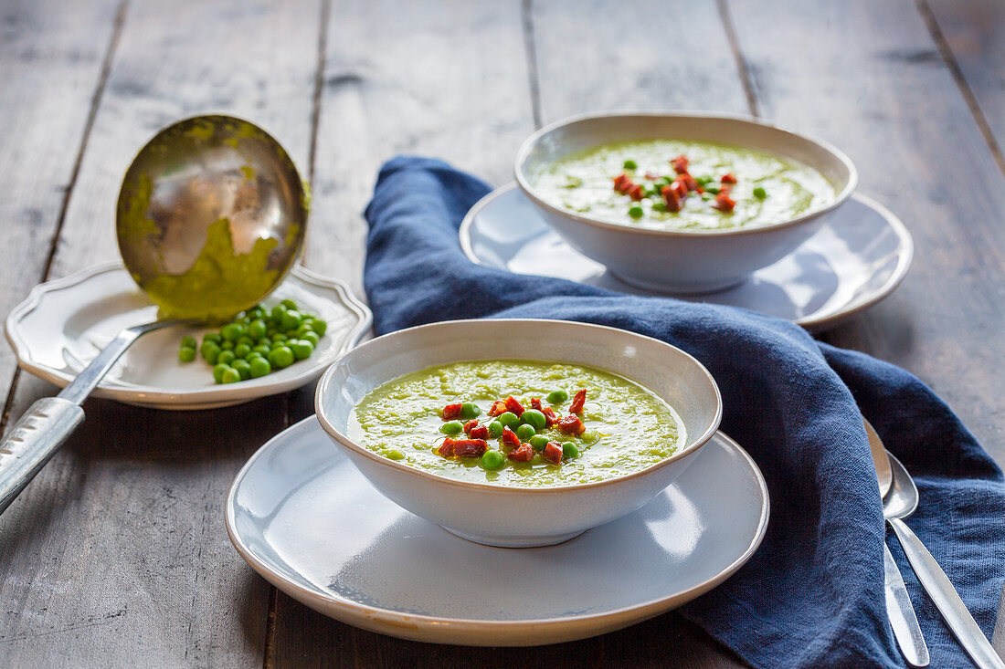 Erbsensuppe mit Chorizo