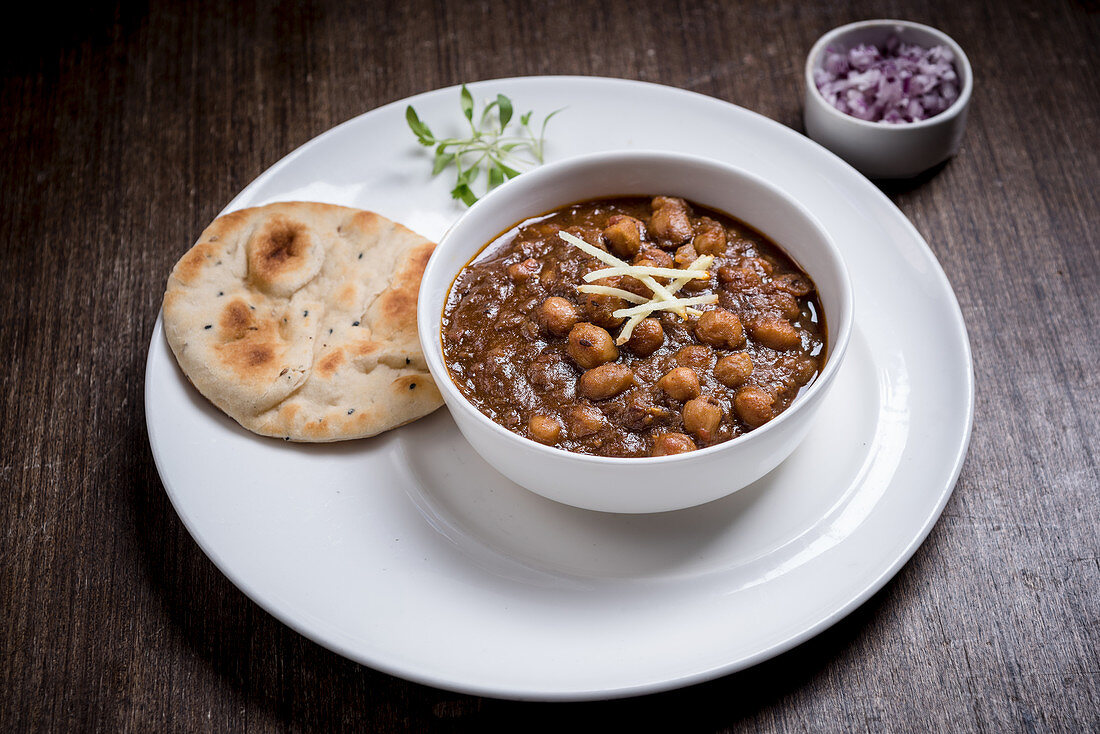 Chole Kulche with chopped Red Onion (India)