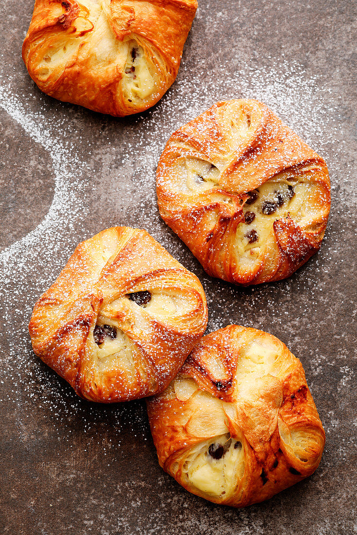 Brioche quark parcels