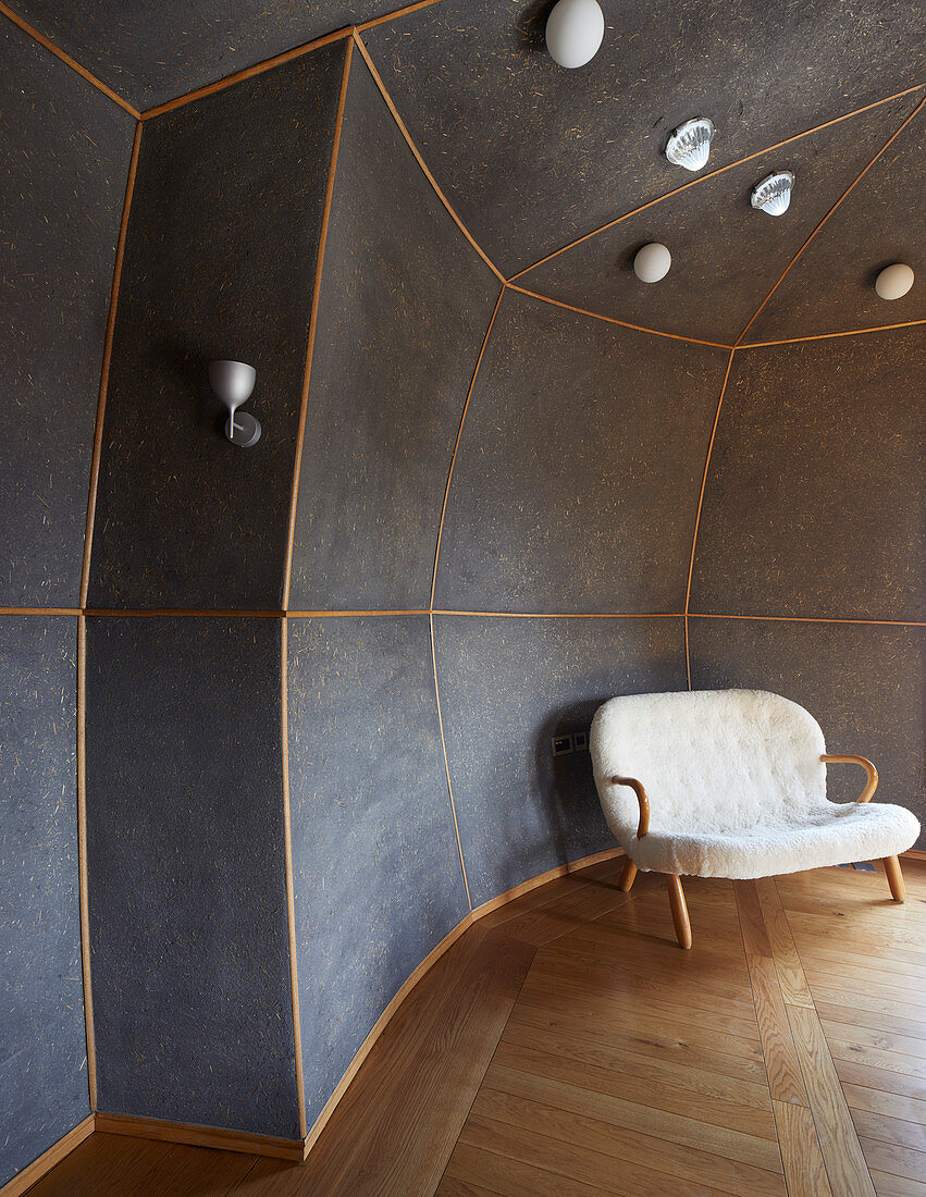 Living room with curved walls in architect-designed house