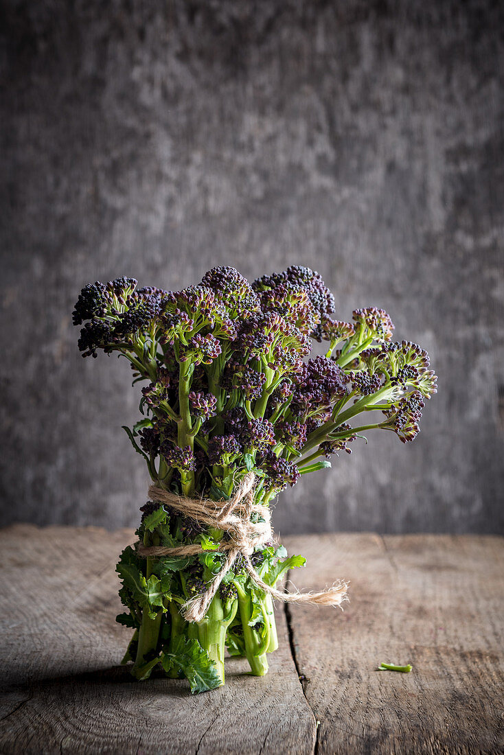 A bunch of purple sprouting brocoli