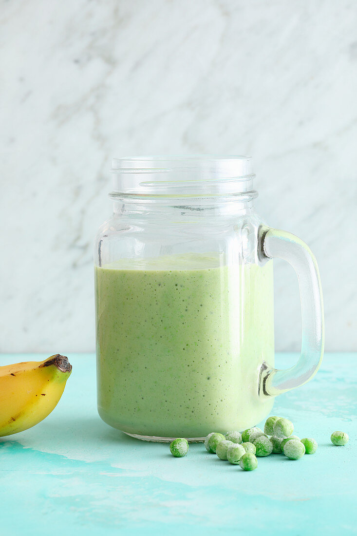 Vegan pea and banana shake with tofu and mint