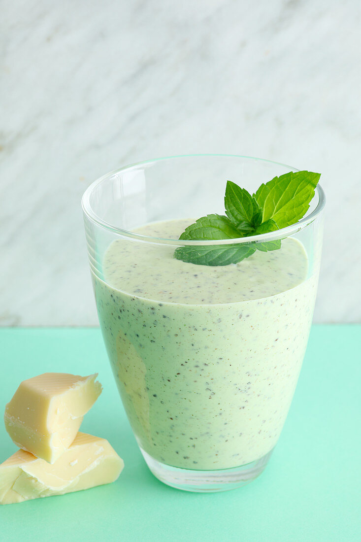 White chocolate mint with avocado and hemp seeds