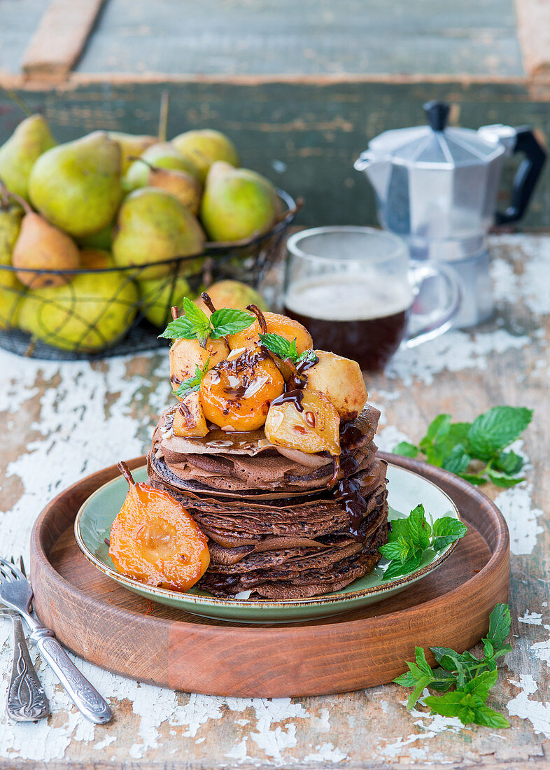 Schokoladencrepes mit Birnen