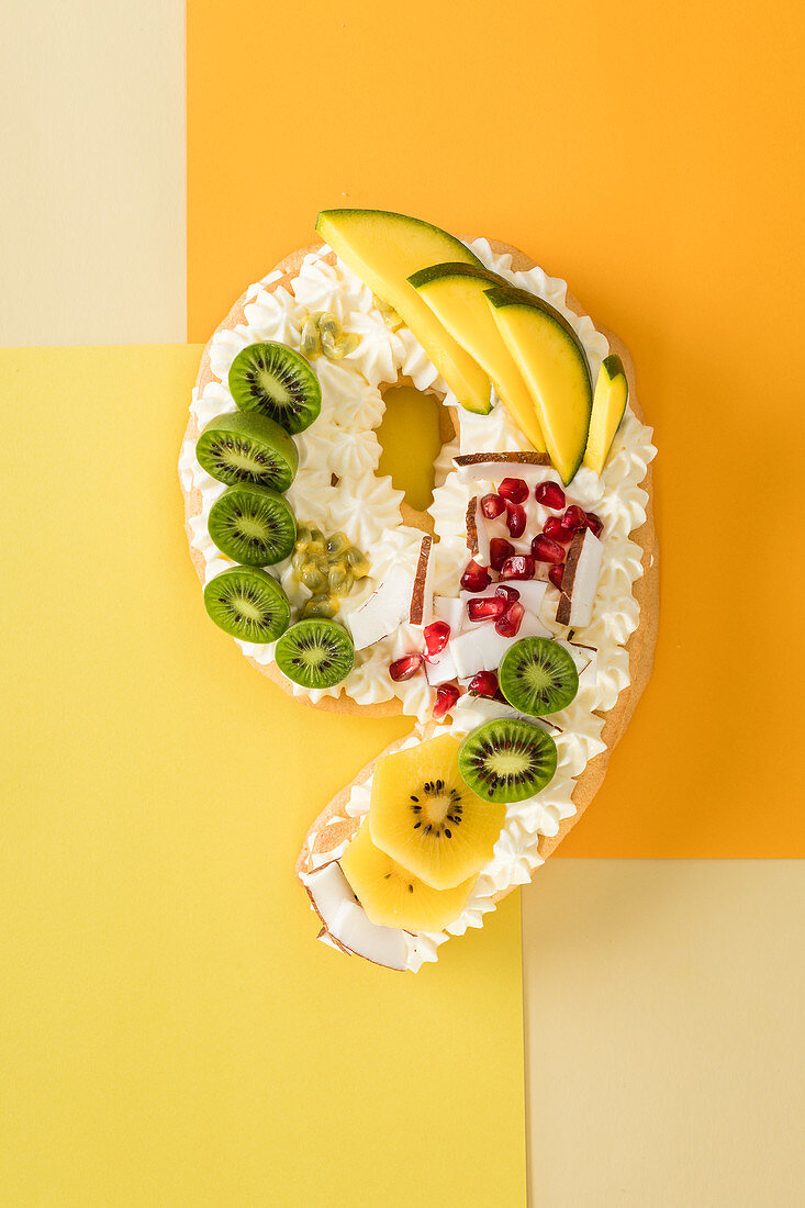 Kokos-Biskuit-Kuchen mit Mango zum 9. Geburtstag