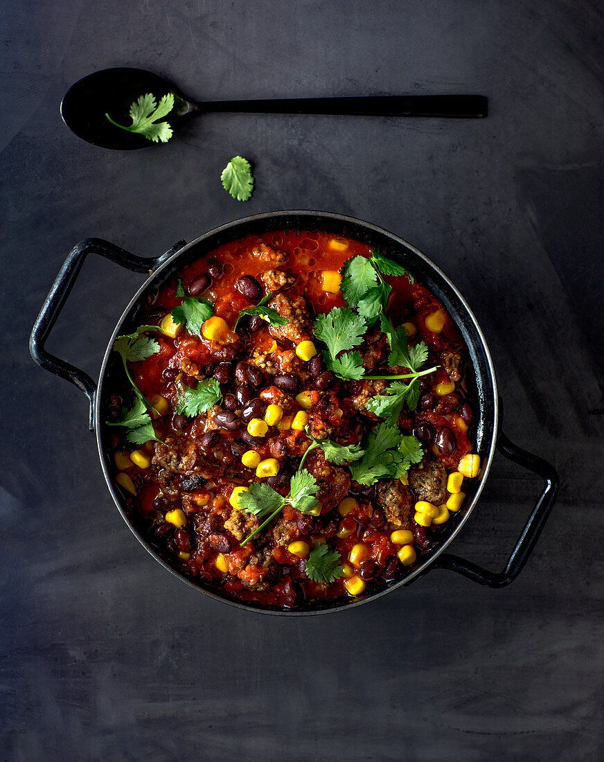 Chilli con carne with black beans