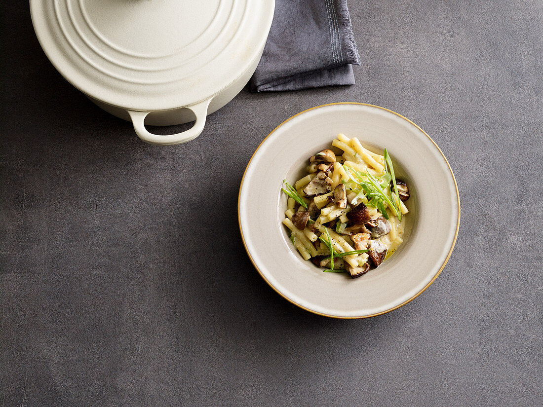 Mushroom and cream cheese pasta (one pot pasta)