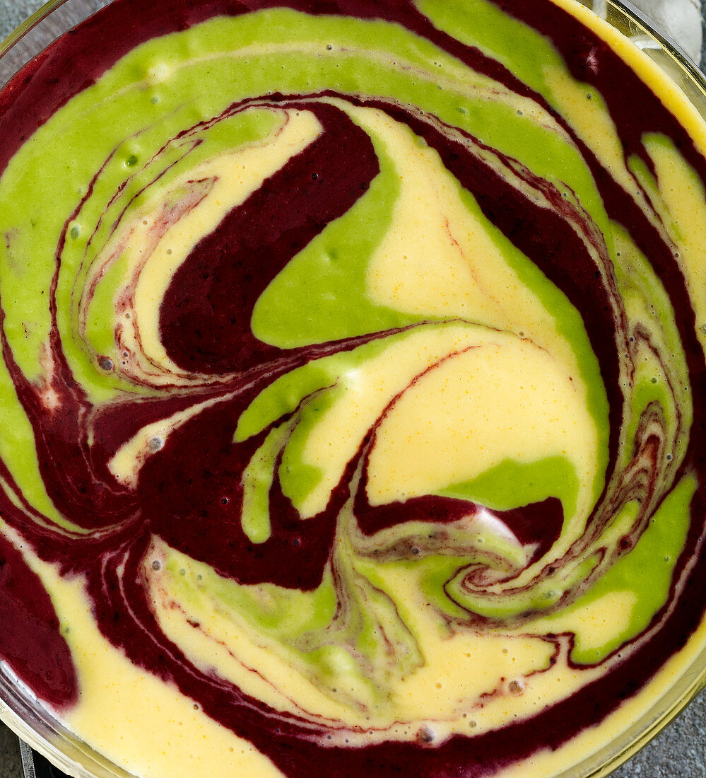 A tri-coloured smoothie (close-up)