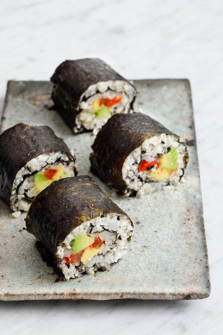 Low-carb sushi rolls with cauliflower rice