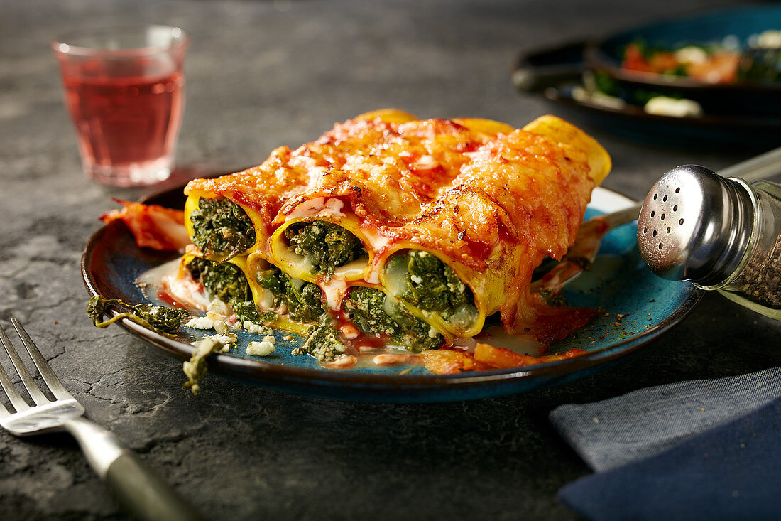 Cannelloni with spinach and feta