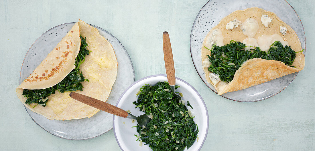 Spinach crepes with cheese