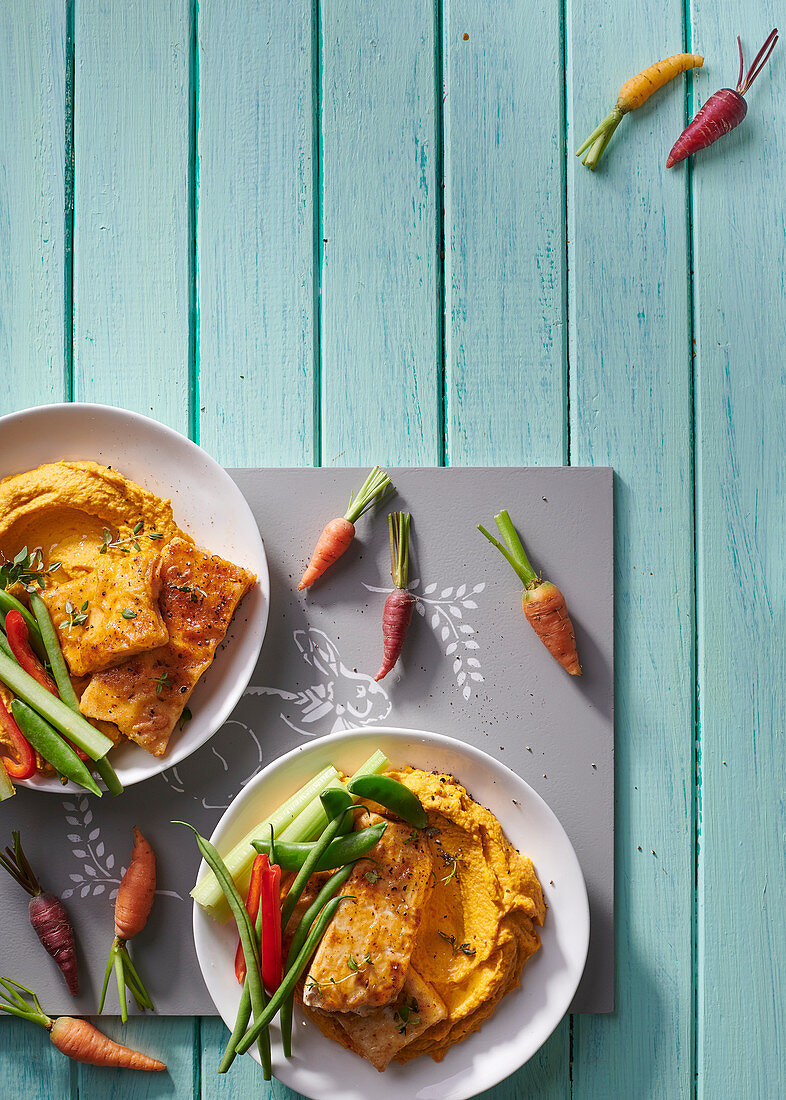 Carrot hummus with fried tofu and crunchy veggies