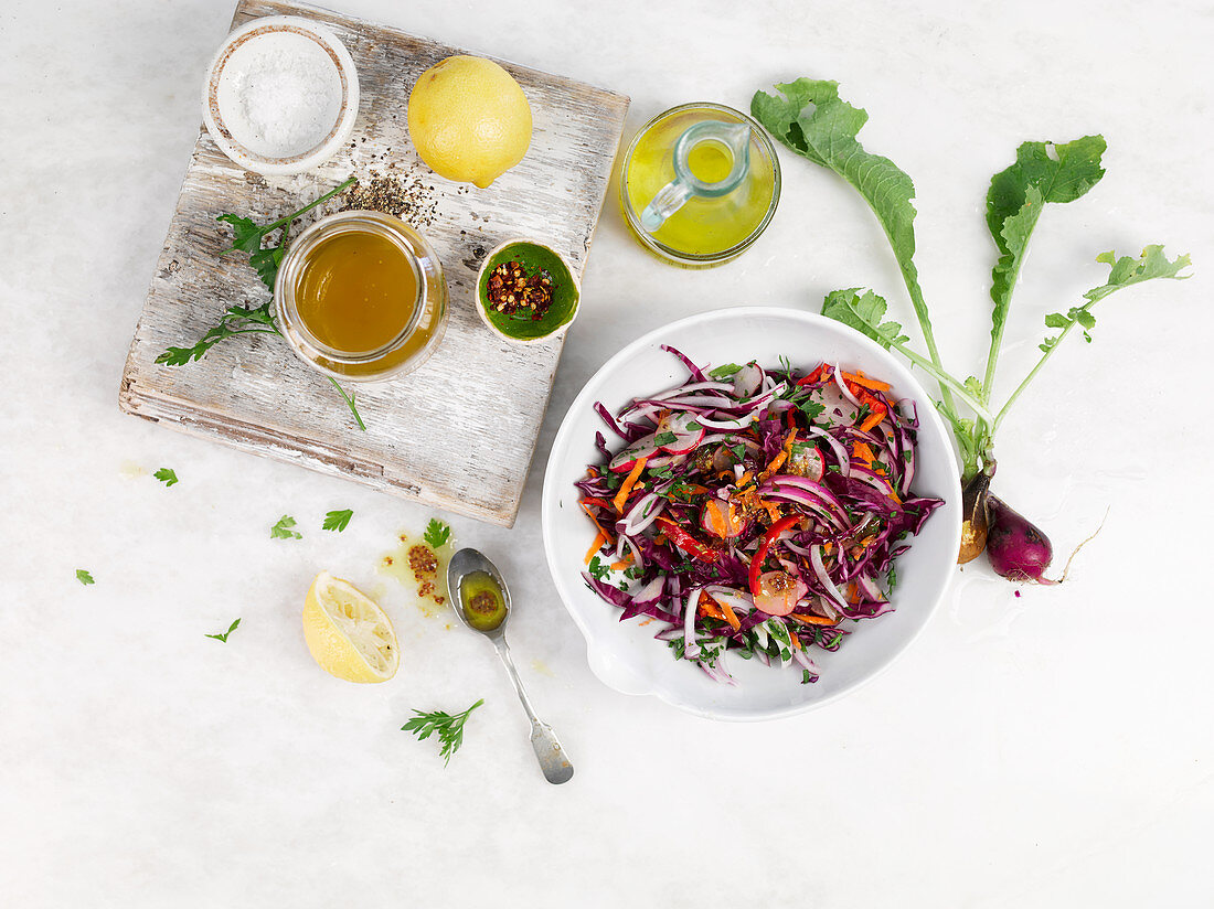 Quick vegetable salad with lemon vinaigrette