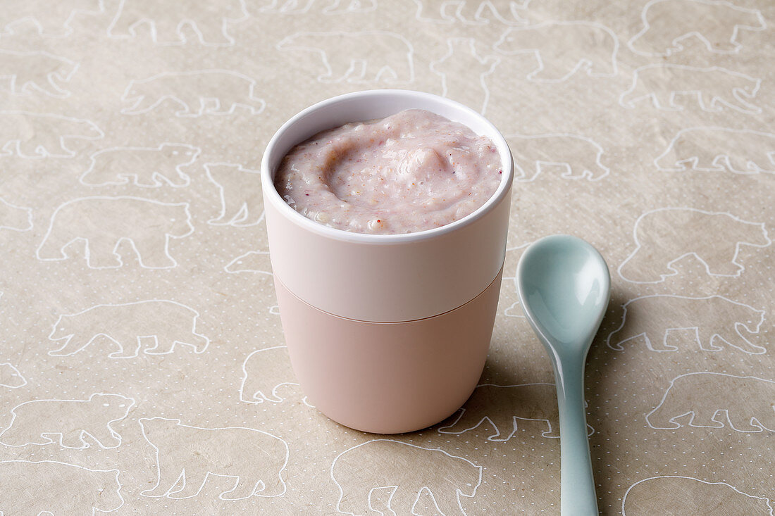 Berry and grain porridge (from 6 months)