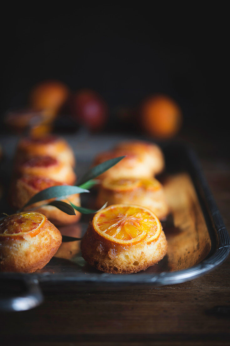 Upside Down Cupcakes mit Blutorangen