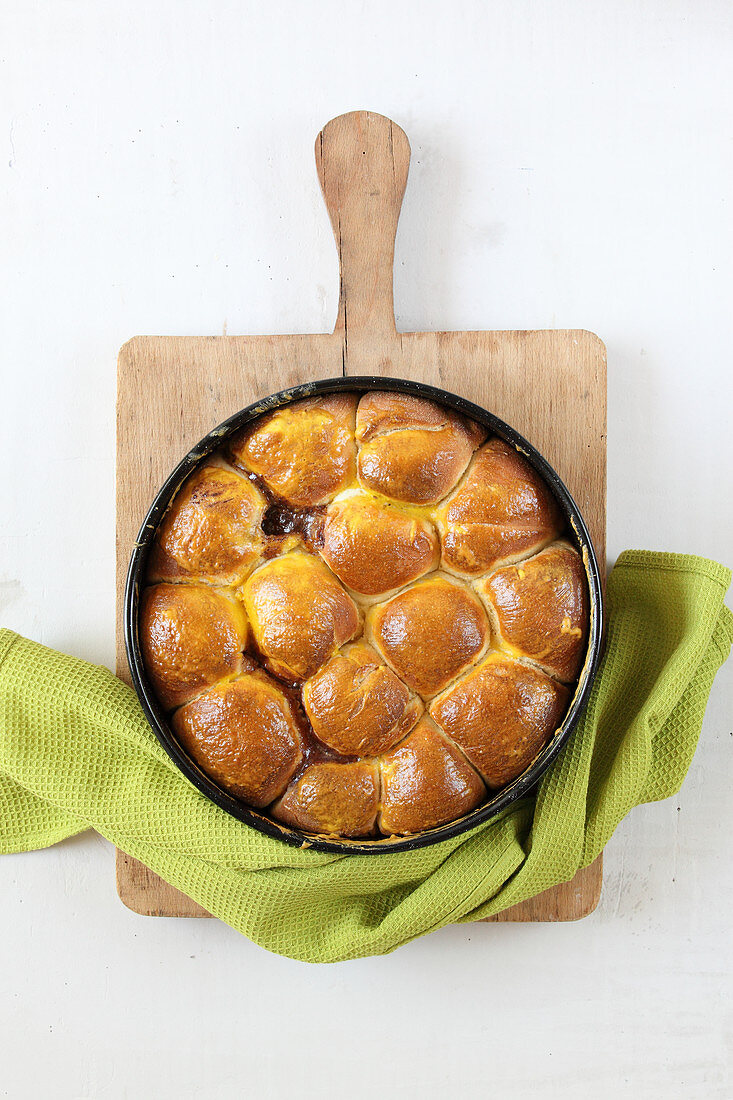 Apricot rolls with white chocolate filling