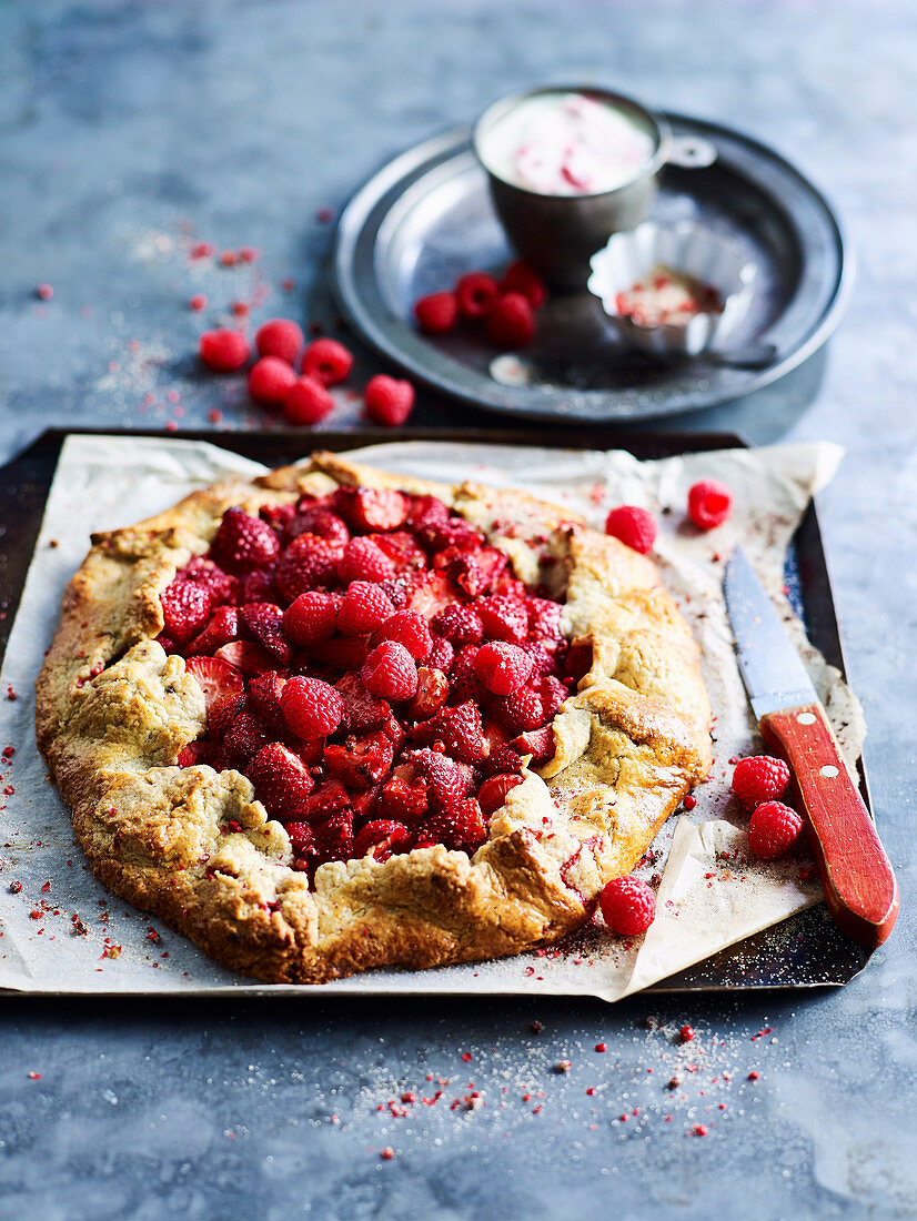 Steawberry and Raspberry Pie