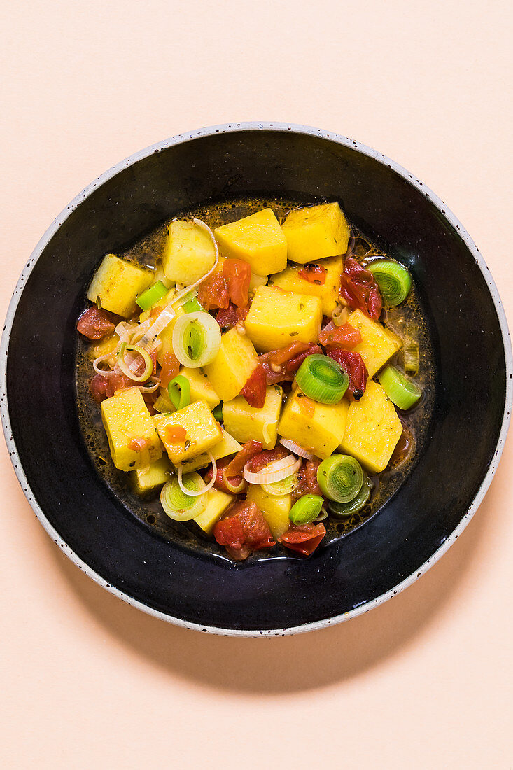 Turnip stew with cinnamon