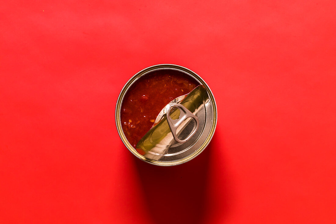 A tin of tomatoes
