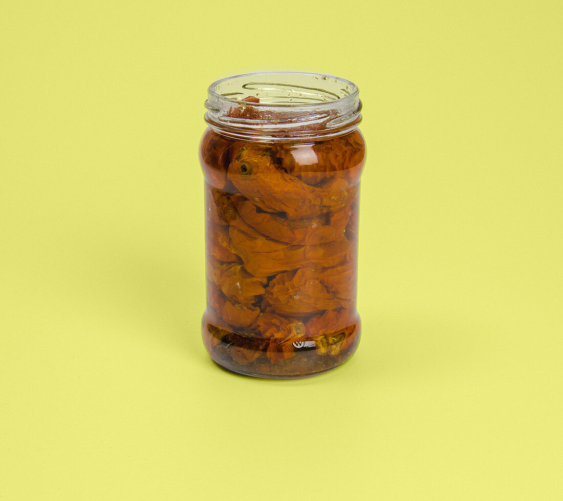 Dried tomatoes in oil