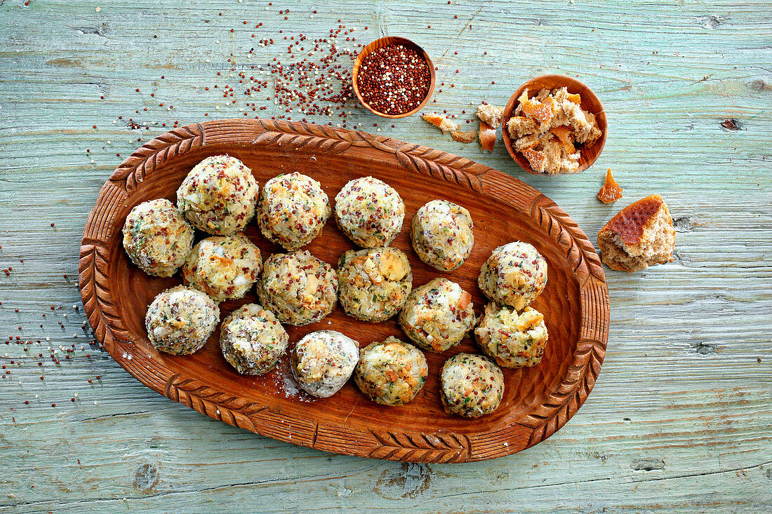 Semmelknödel mit Chiasamen