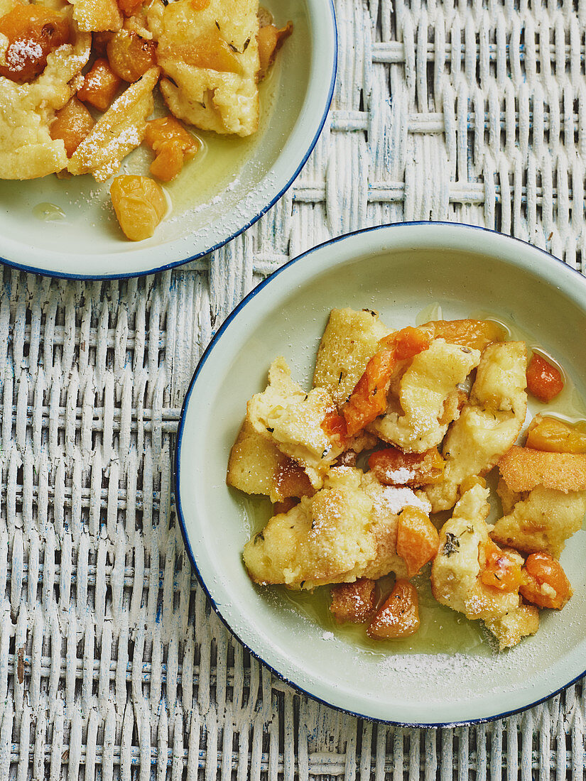 Shredded apricot pancakes with thyme