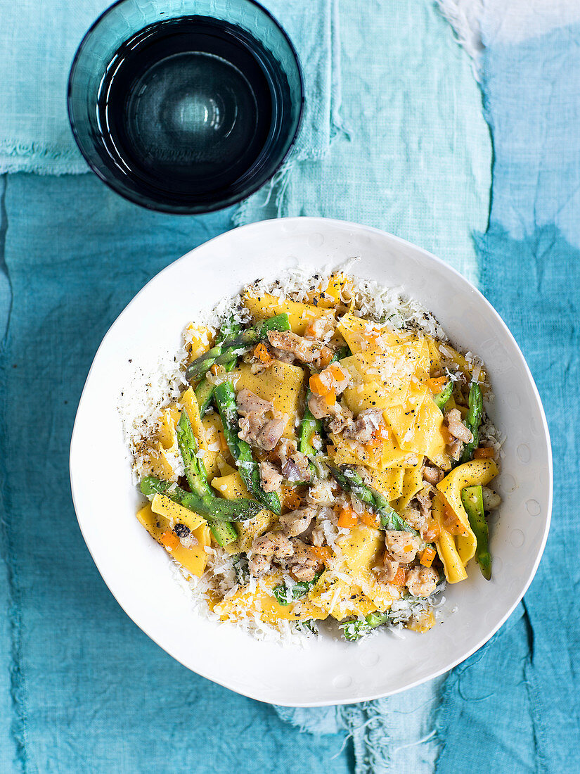 Losanghe Con Ragu Di Coniglio E Asparagi Bilder Kaufen 12618144 Stockfood