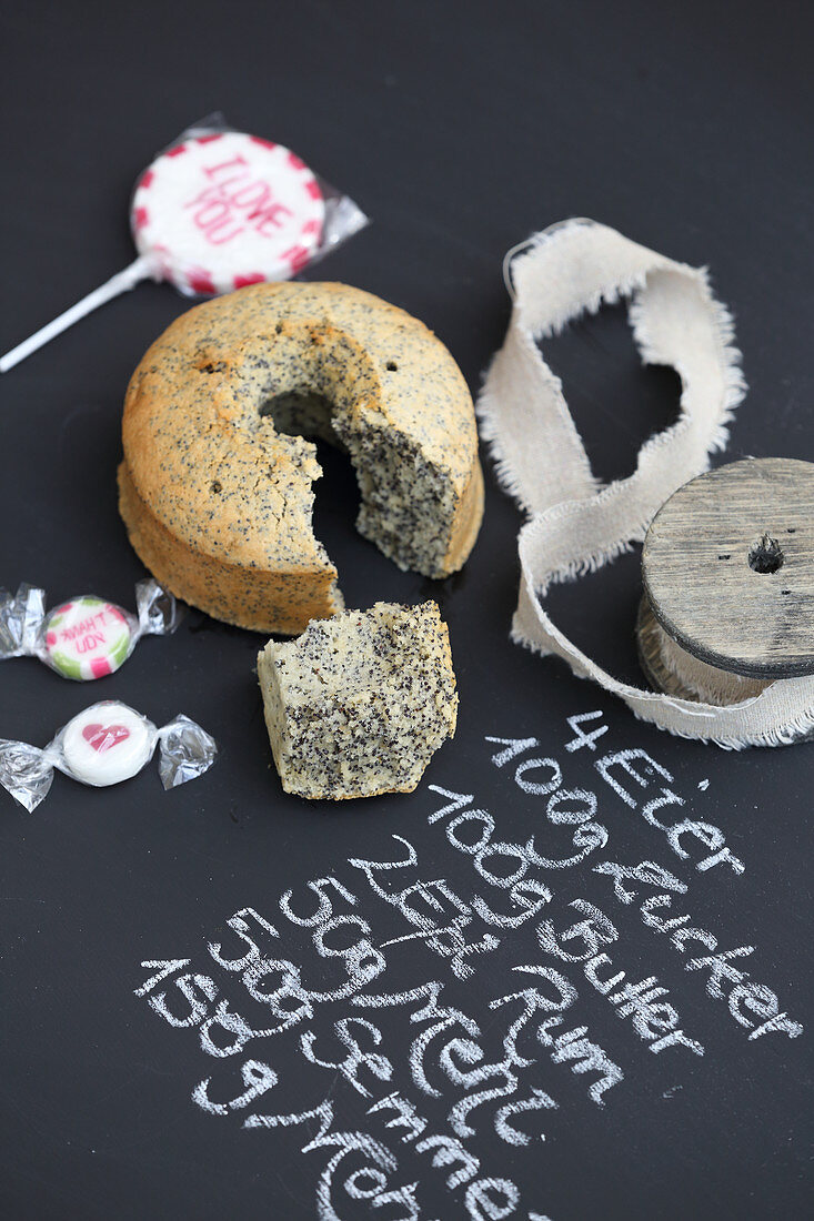 A mini poppy seed cake