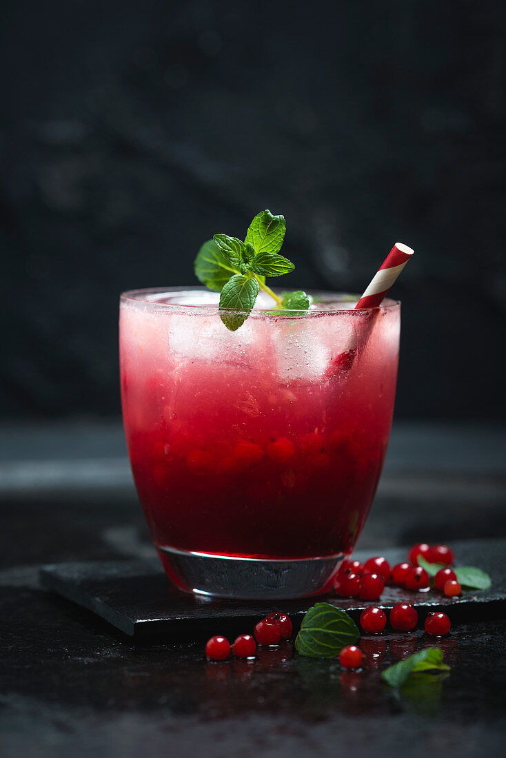 A cocktail made with vodka, grapefruit juice and redcurrant juice (a twist on a Sea Breeze)