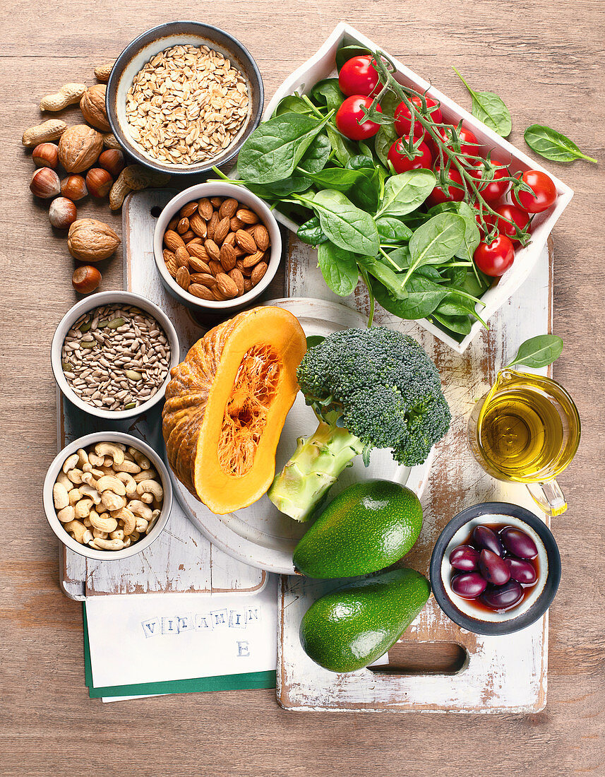 Gemüse und Lebensmittel (reich an Vitamin E)