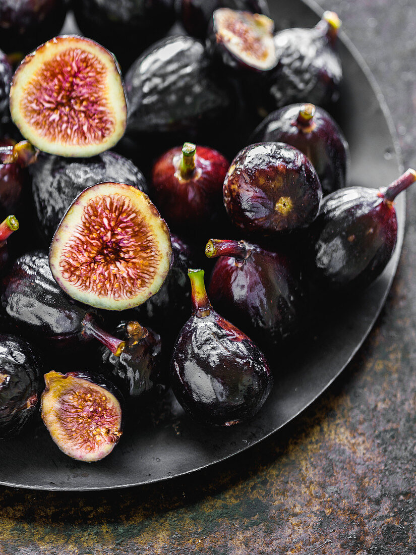 Figs on the plate