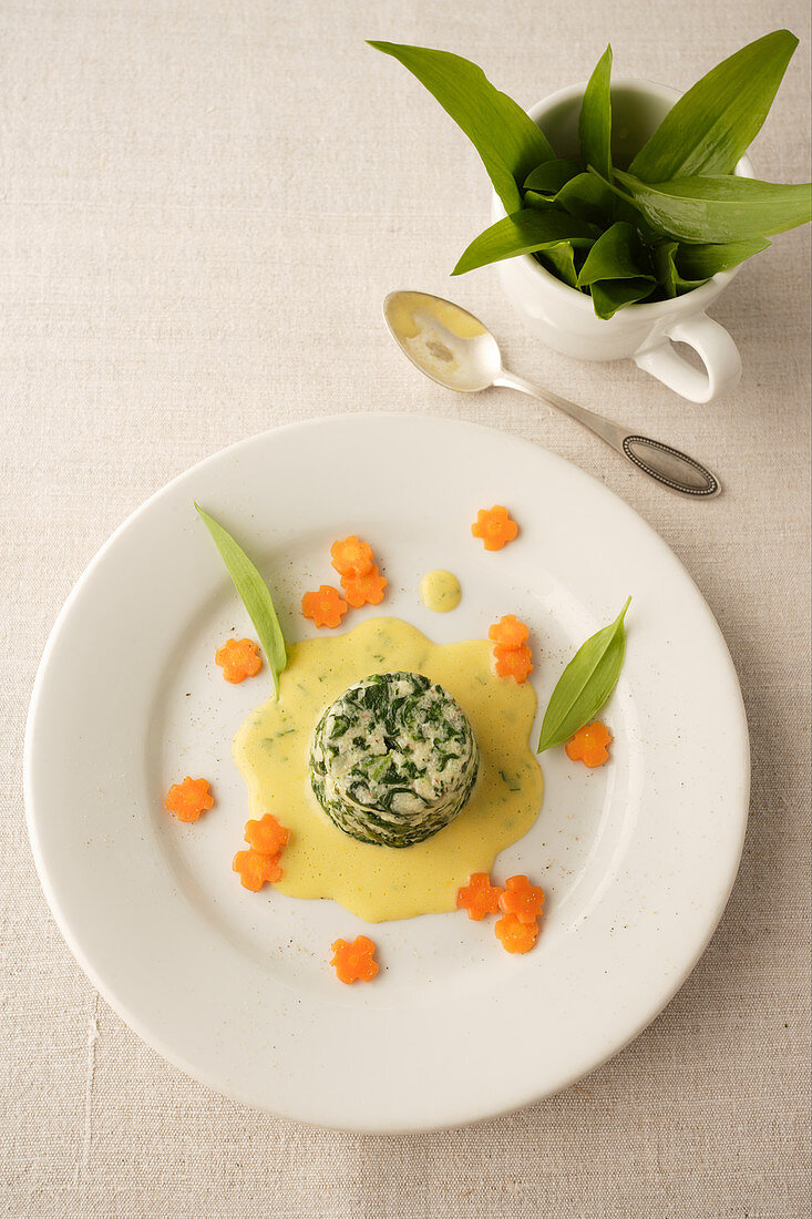 Spinach timbale with wild garlic