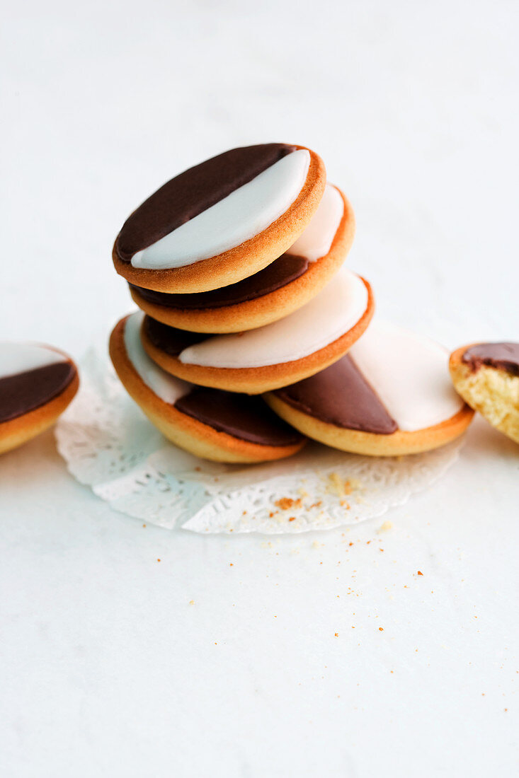 Amerikaner (soft, sponge cake-like shortbread) with black-and-white icing