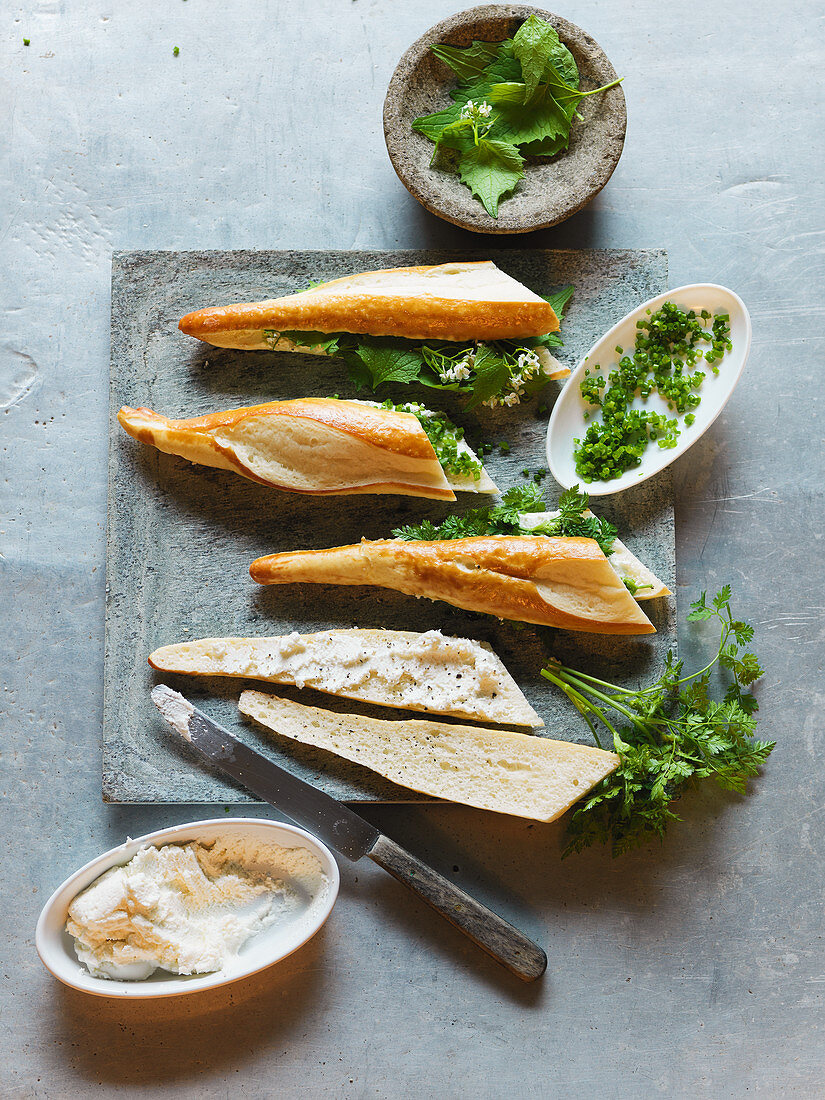 Sandwiches with goat's cheese and wild herbs