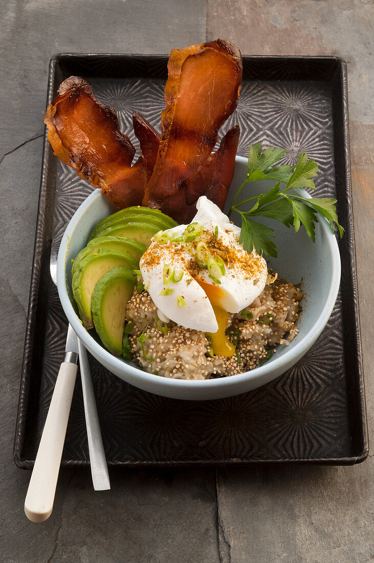 Savoury porridge with a poached egg and avocado