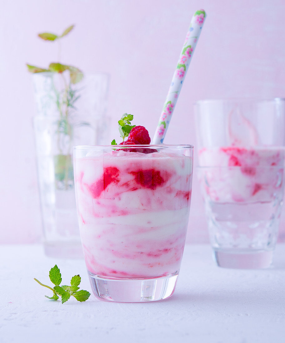 Raspberry and yoghurt smoothies in glasses