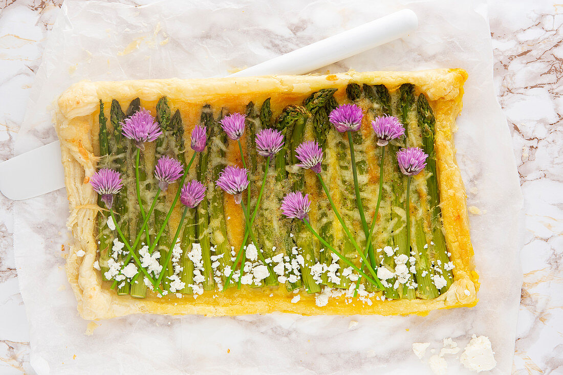 Puff pastry tart with asparagus and sauce Hollandaise