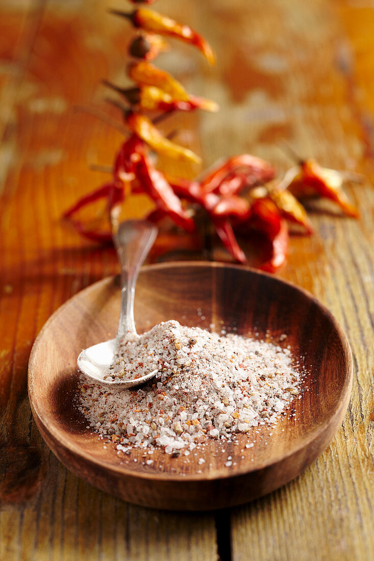 Hot spice mixture with chilli, black peppers and sea salt